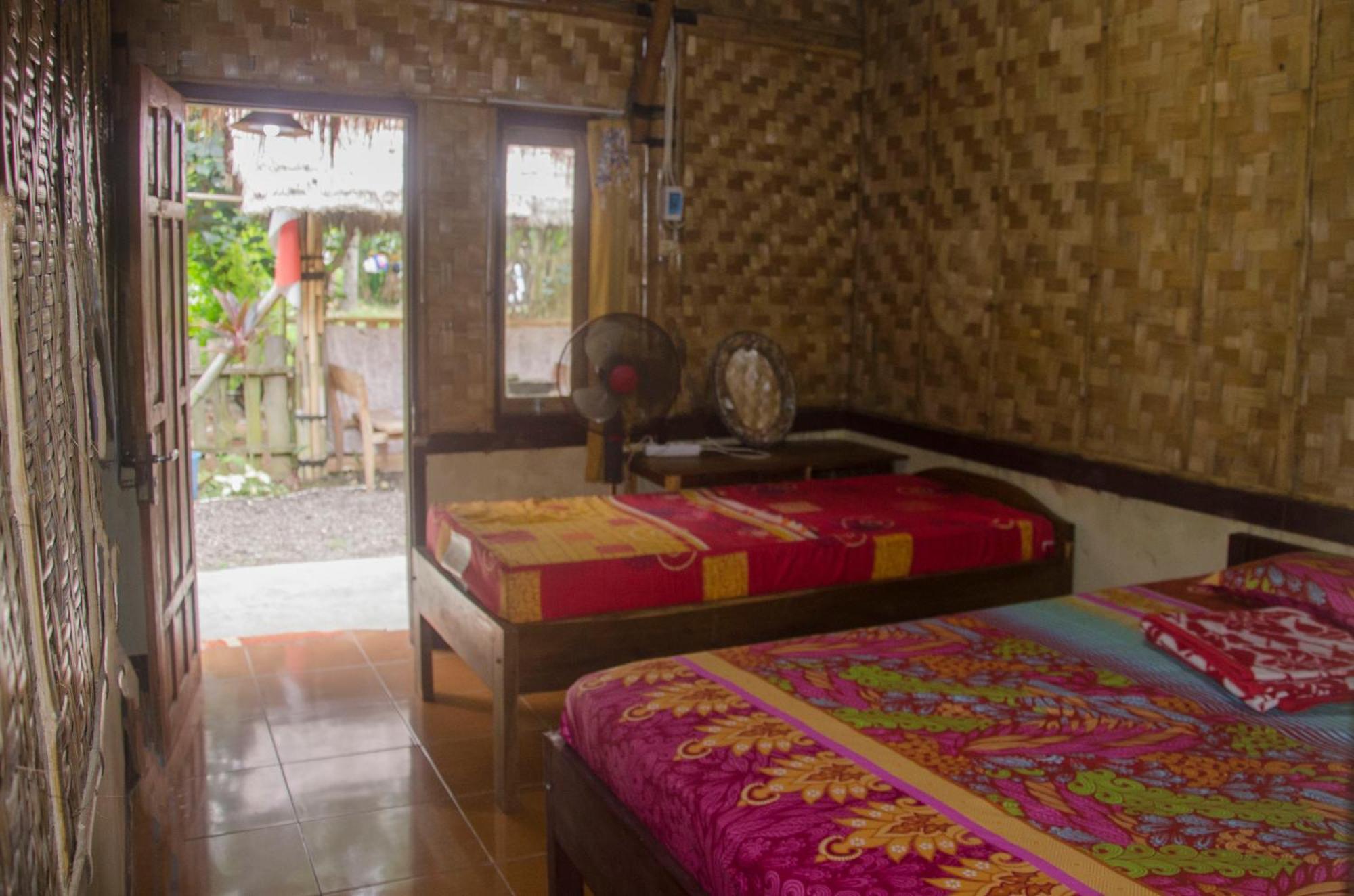 Red Island Bungalows Pasanggaran Exterior photo